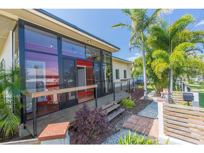 12 Redbank Road, Redcliffe QLD 4020