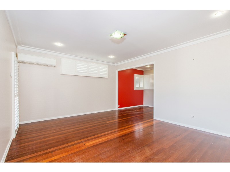 12 Redbank Road, Redcliffe QLD 4020