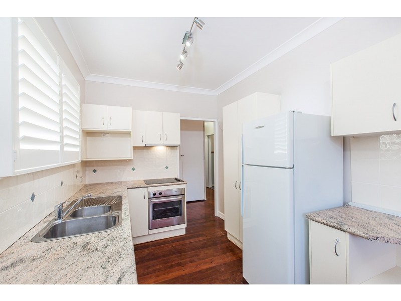 12 Redbank Road, Redcliffe QLD 4020