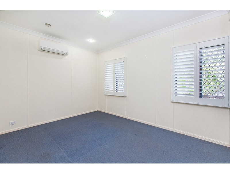 12 Redbank Road, Redcliffe QLD 4020