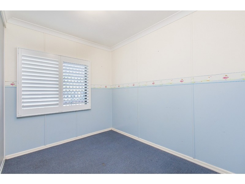 12 Redbank Road, Redcliffe QLD 4020