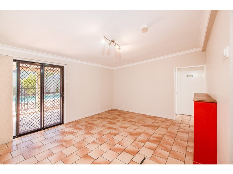 12 Redbank Road, Redcliffe QLD 4020