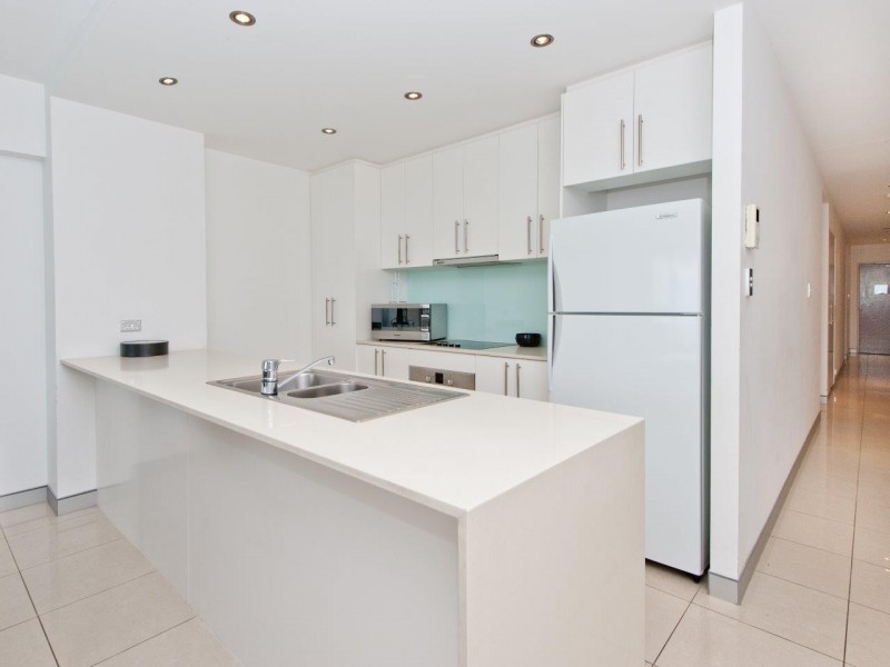 25/83 Marine Parade, Redcliffe QLD 4020