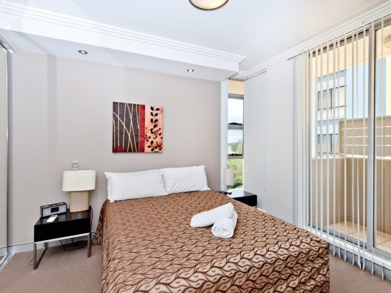 25/83 Marine Parade, Redcliffe QLD 4020