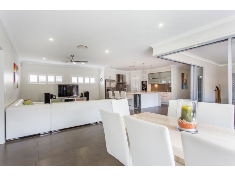 6 Mickelson Street, North Lakes QLD 4509