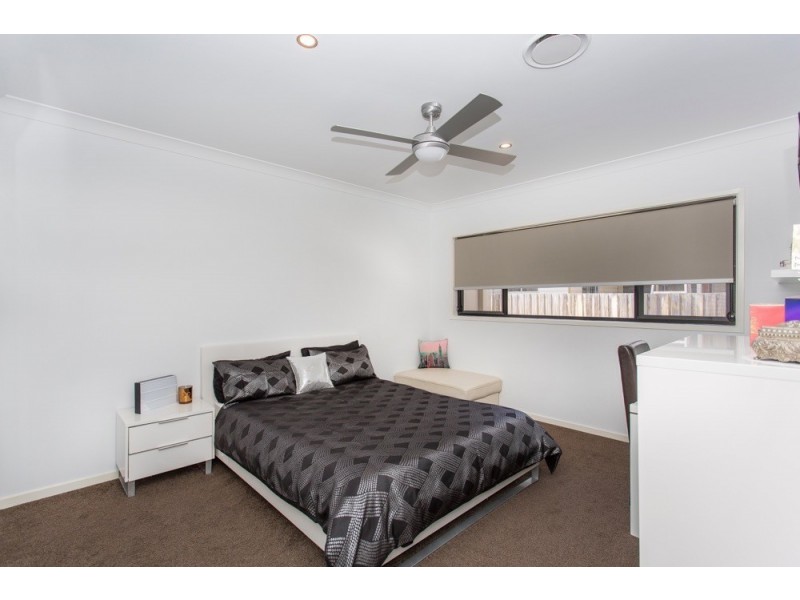 3 Roma Street, Scarborough QLD 4020