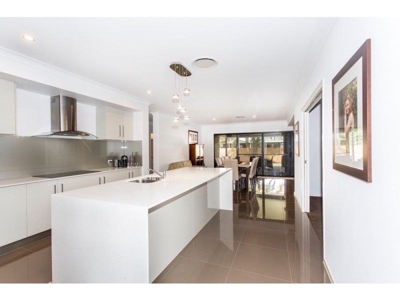 3 Roma Street, Scarborough QLD 4020