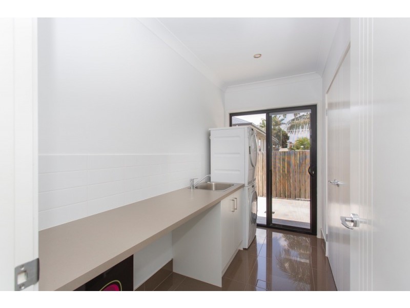 3 Roma Street, Scarborough QLD 4020