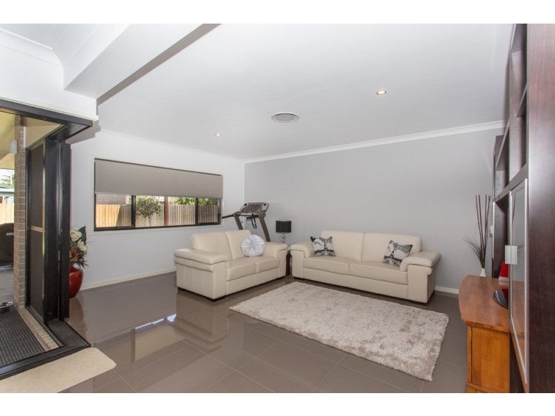 3 Roma Street, Scarborough QLD 4020