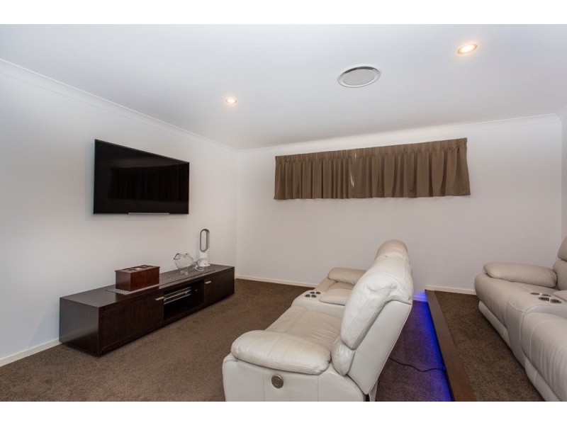 3 Roma Street, Scarborough QLD 4020