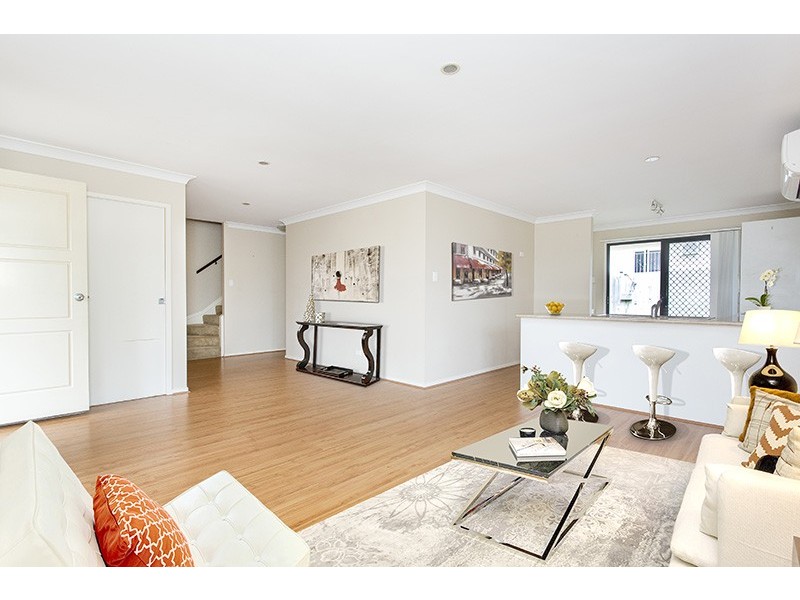 1/5-7 Bramble Street, Woody Point QLD 4019