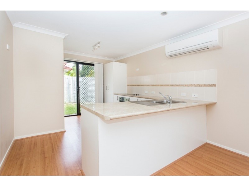 1/5-7 Bramble Street, Woody Point QLD 4019