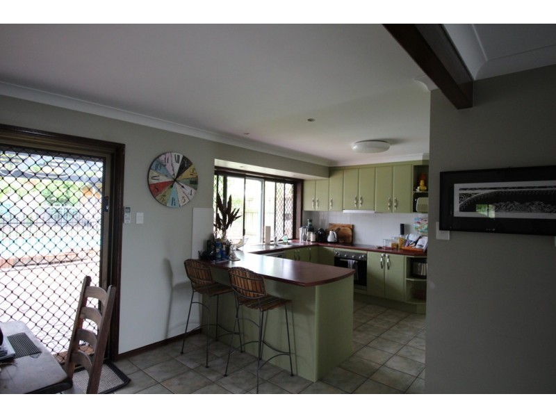 25 Southern Cross Drive, Newport QLD 4020