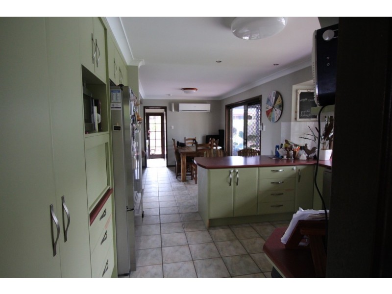 25 Southern Cross Drive, Newport QLD 4020
