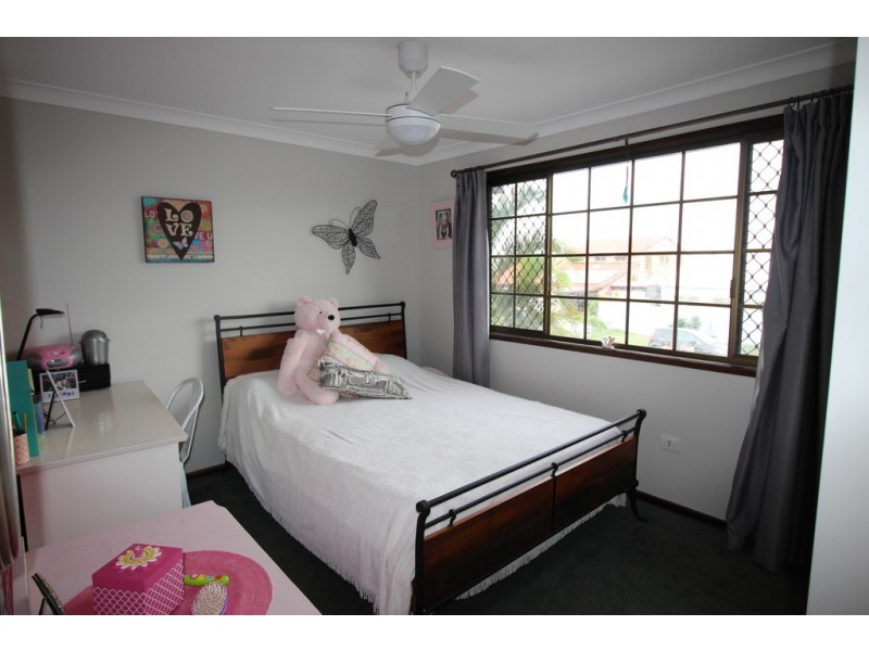 25 Southern Cross Drive, Newport QLD 4020