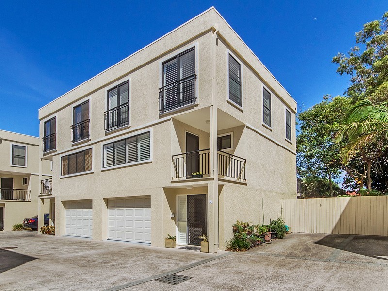 9/16-18 Georgina Street, Woody Point QLD 4019