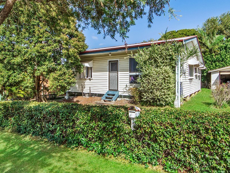 12 Ralph Street, Clontarf QLD 4019