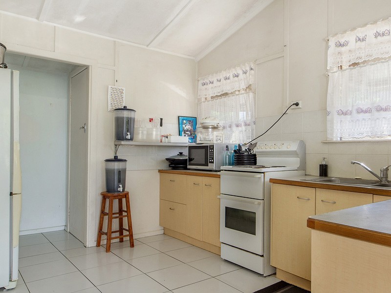 12 Ralph Street, Clontarf QLD 4019