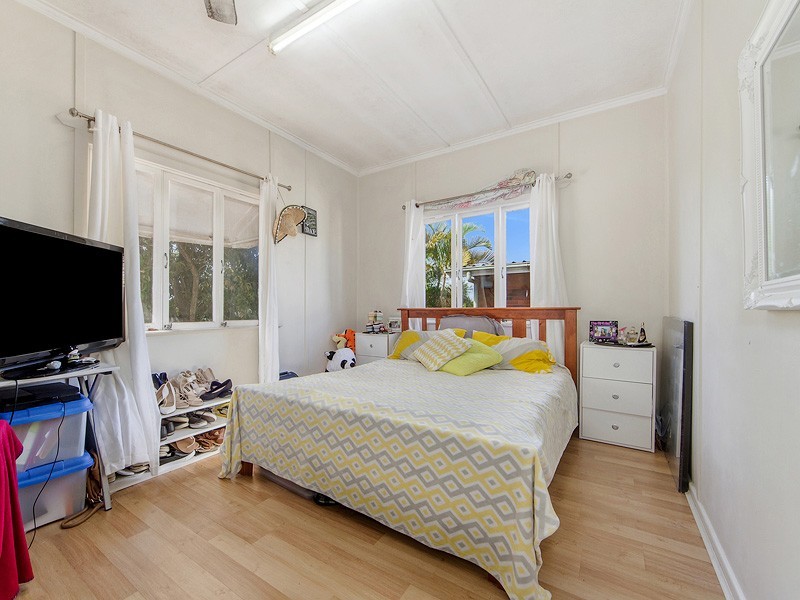 12 Ralph Street, Clontarf QLD 4019