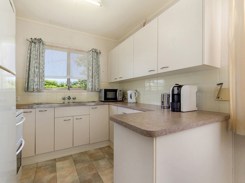 115 Scarborough Road, Redcliffe QLD 4020