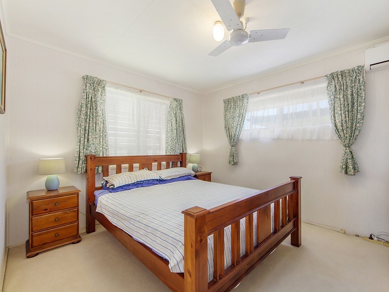 115 Scarborough Road, Redcliffe QLD 4020
