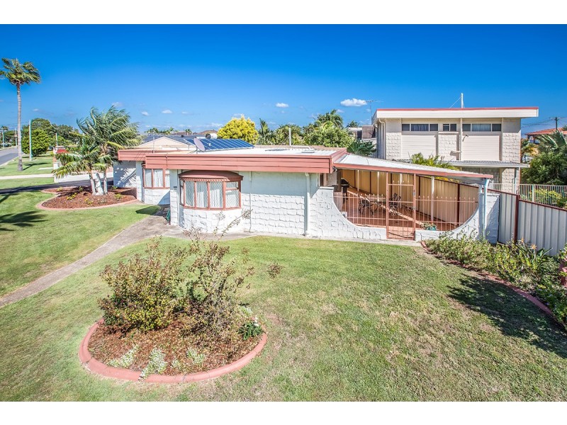 39 Oyster Point Esplanade, Newport QLD 4020