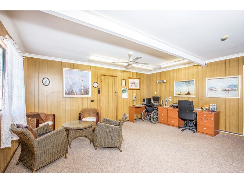 39 Oyster Point Esplanade, Newport QLD 4020