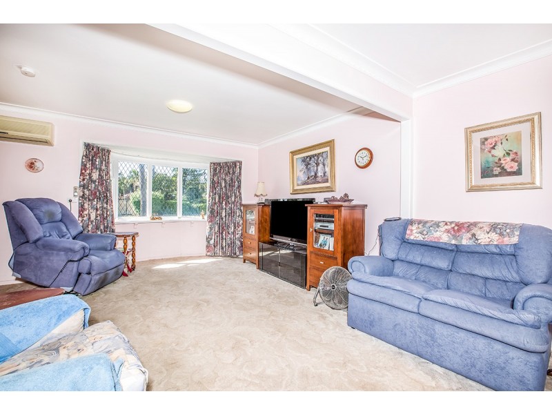 39 Oyster Point Esplanade, Newport QLD 4020