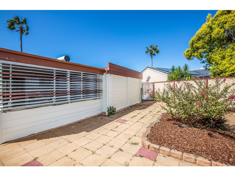 39 Oyster Point Esplanade, Newport QLD 4020