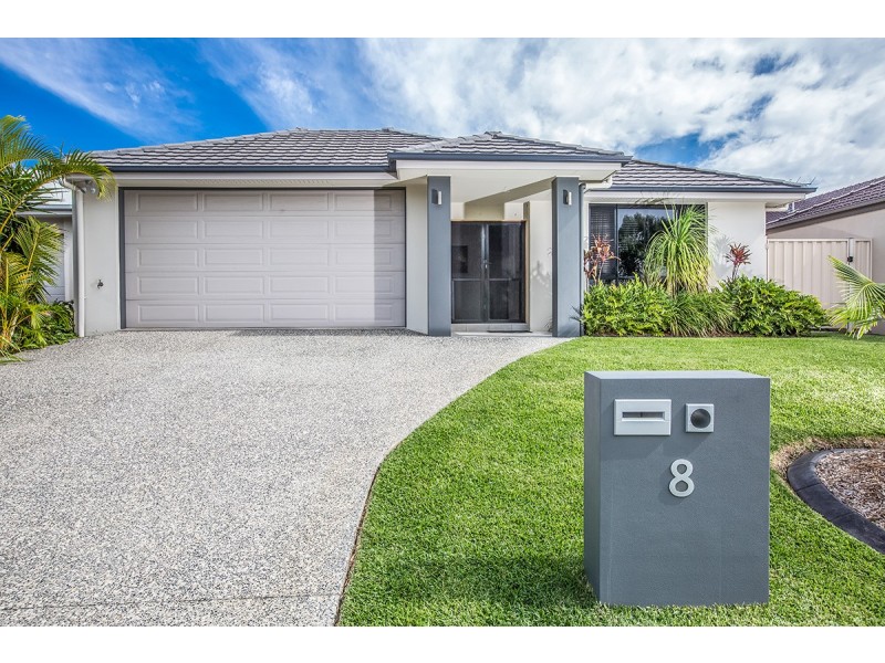 8 Skandia Court, Newport QLD 4020