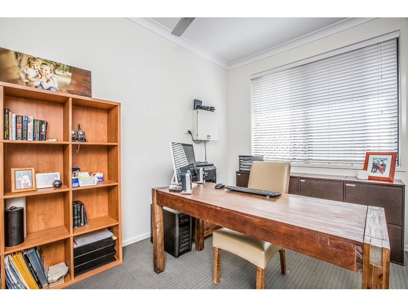 8 Skandia Court, Newport QLD 4020