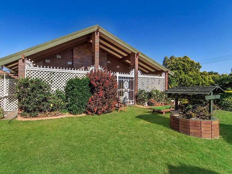 1 Collett Court, Kippa-ring QLD 4021