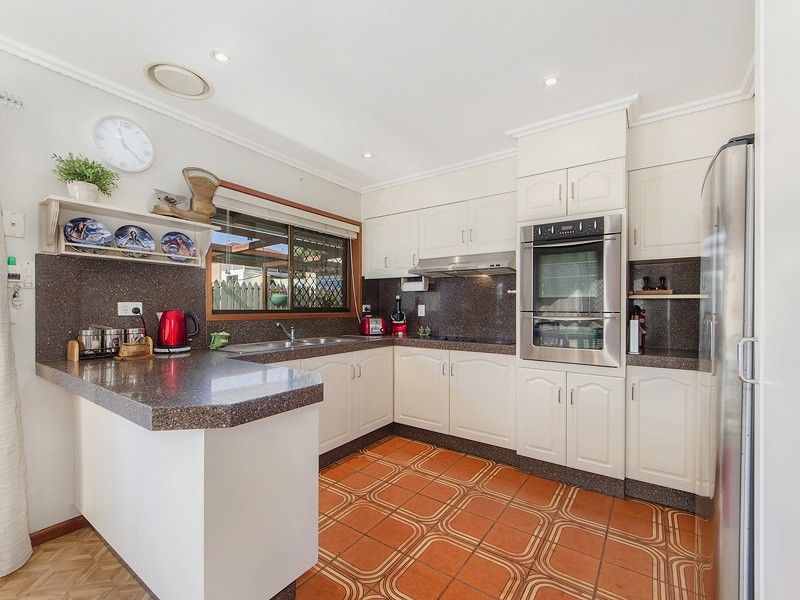 1 Collett Court, Kippa-ring QLD 4021