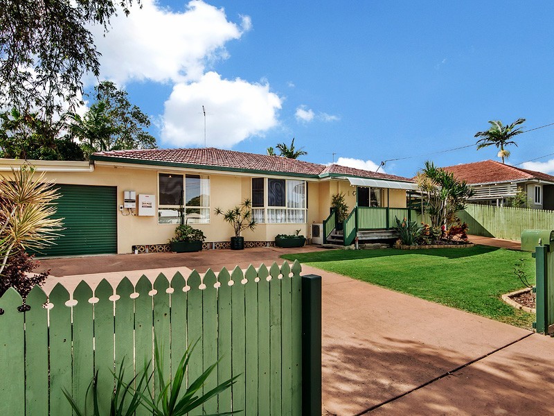 72 Griffith Road, Scarborough QLD 4020