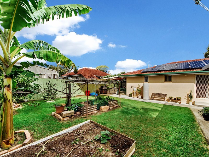 72 Griffith Road, Scarborough QLD 4020
