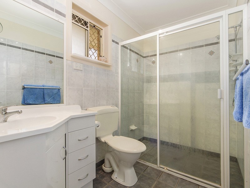 72 Griffith Road, Scarborough QLD 4020
