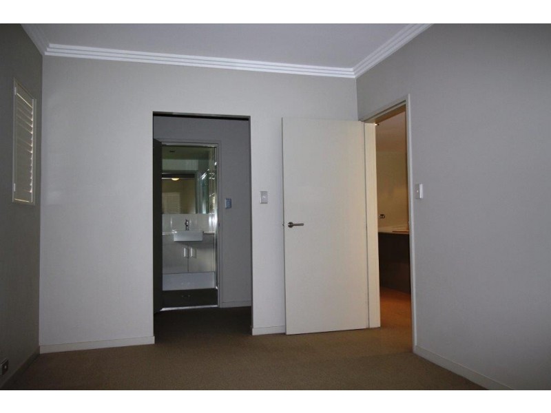 4/12 Portwood Street, Redcliffe QLD 4020