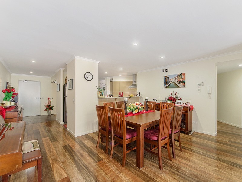 11/43 Marine Parade, Redcliffe QLD 4020