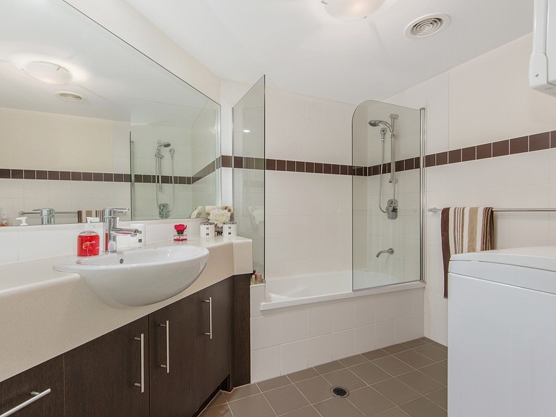 11/43 Marine Parade, Redcliffe QLD 4020