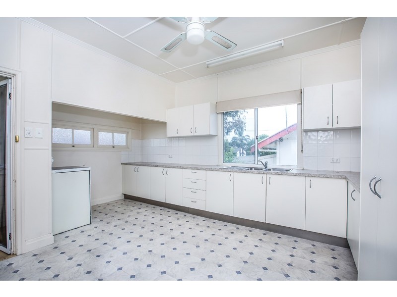 11 Elizabeth Avenue, Clontarf QLD 4019