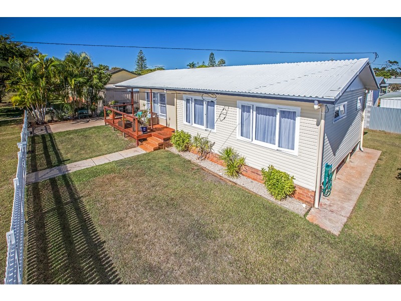103 Arthur Street, Woody Point QLD 4019