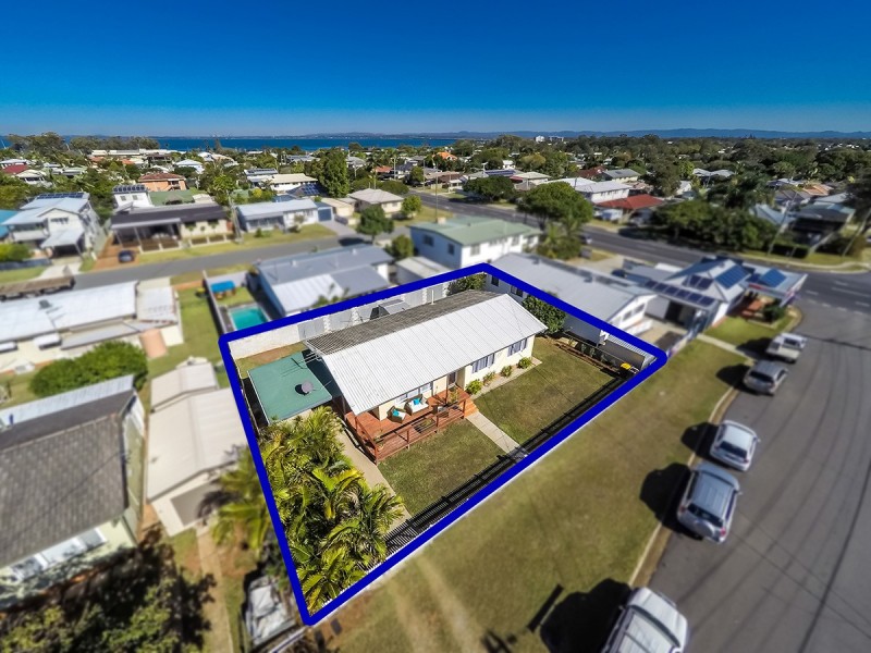 103 Arthur Street, Woody Point QLD 4019