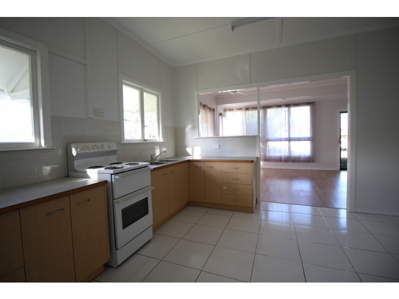 12 Ralph Street, Clontarf QLD 4019