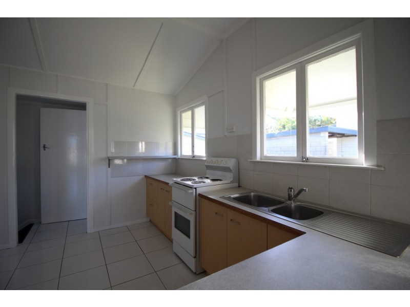 12 Ralph Street, Clontarf QLD 4019