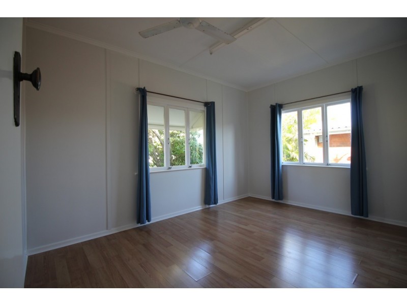 12 Ralph Street, Clontarf QLD 4019
