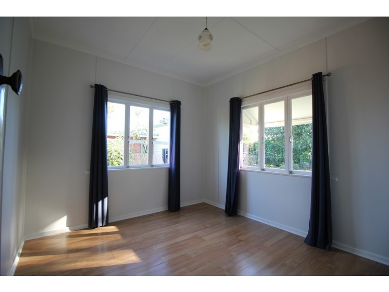 12 Ralph Street, Clontarf QLD 4019