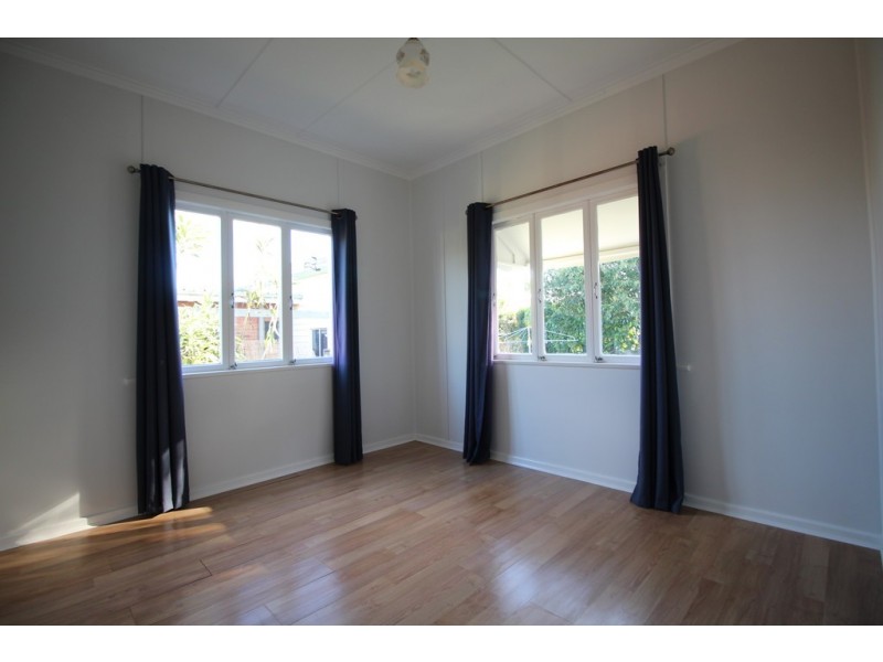 12 Ralph Street, Clontarf QLD 4019