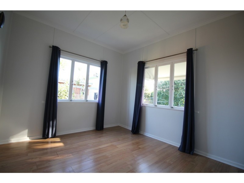 12 Ralph Street, Clontarf QLD 4019