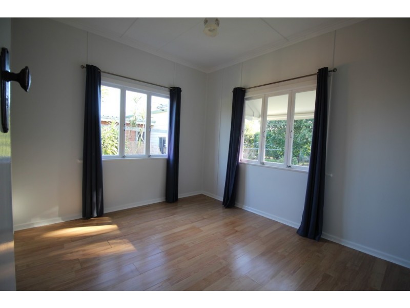 12 Ralph Street, Clontarf QLD 4019