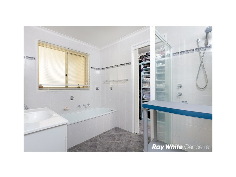 42 House Circuit, Banks ACT 2906